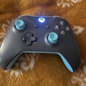 X Box one controller. Missing battery cover and thumb pad. Tested & working fine